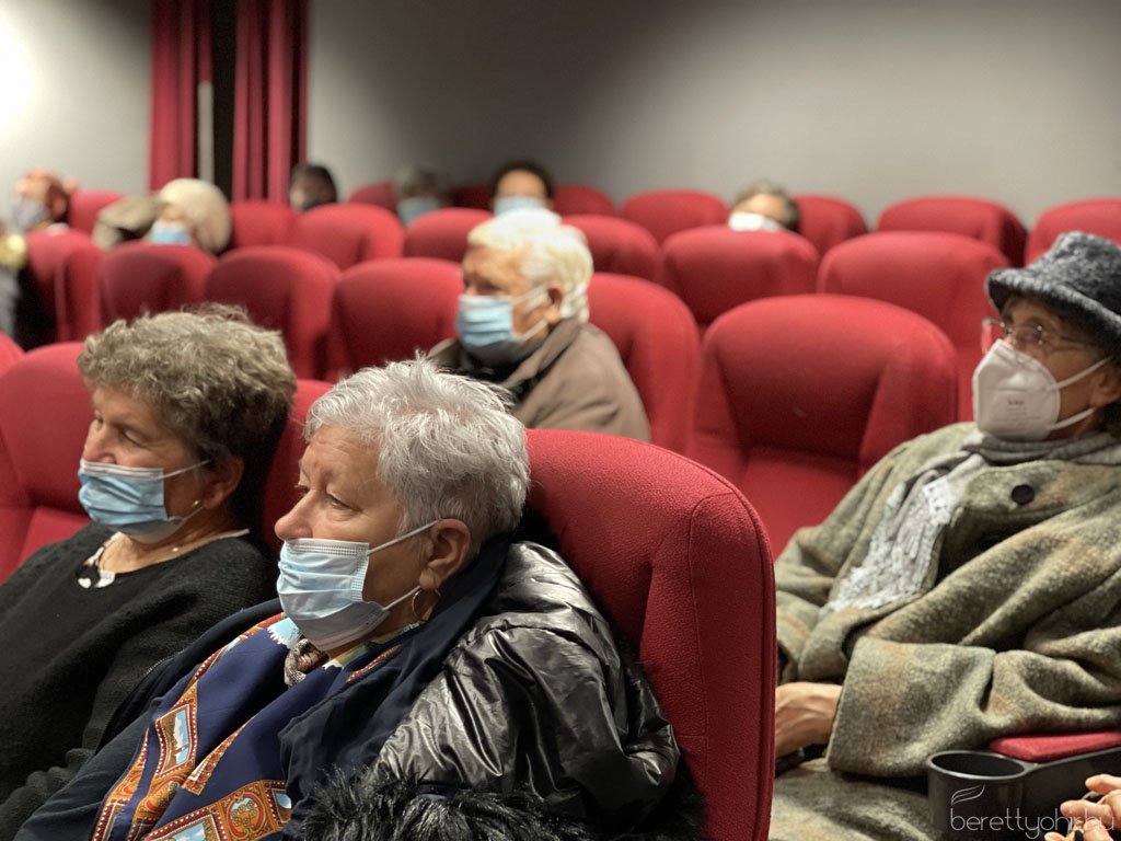 Fellobbant a szeretet lángja 20